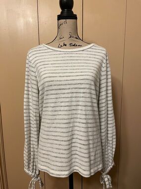 Striped Tie-Cuff Long Sleeve Top in White and Light Gray